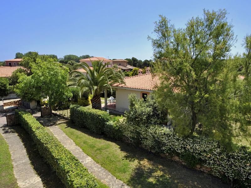 Residence Le Canne San Teodoro  Exterior photo