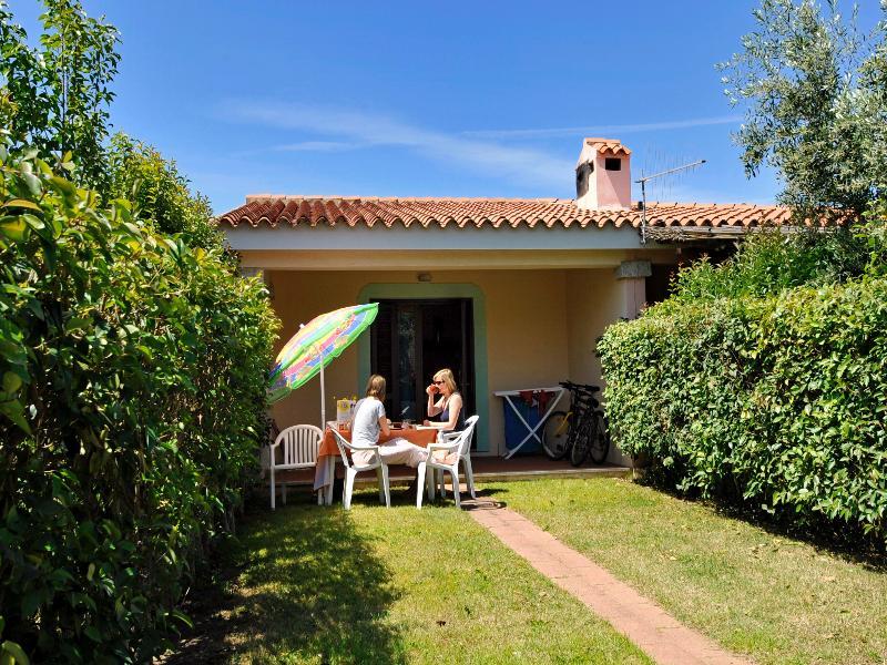 Residence Le Canne San Teodoro  Exterior photo