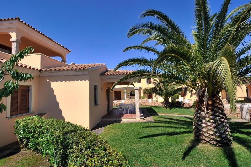 Residence Le Canne San Teodoro  Exterior photo